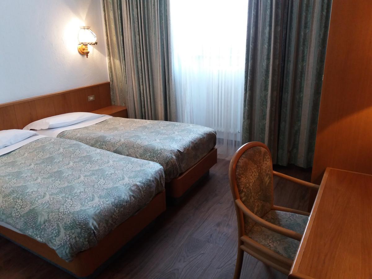 Hotel Ottoz Meuble Курмайор Екстер'єр фото